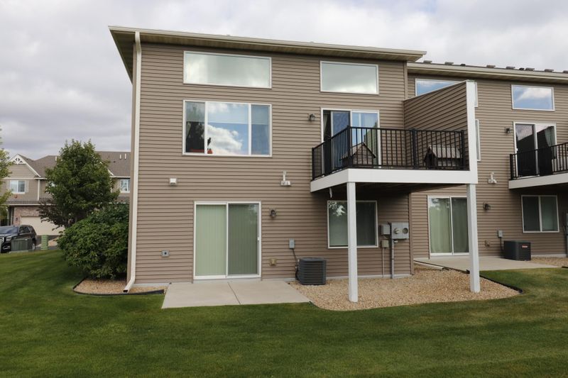 2602 Waterfall Way NW, Prior Lake, MN 55372