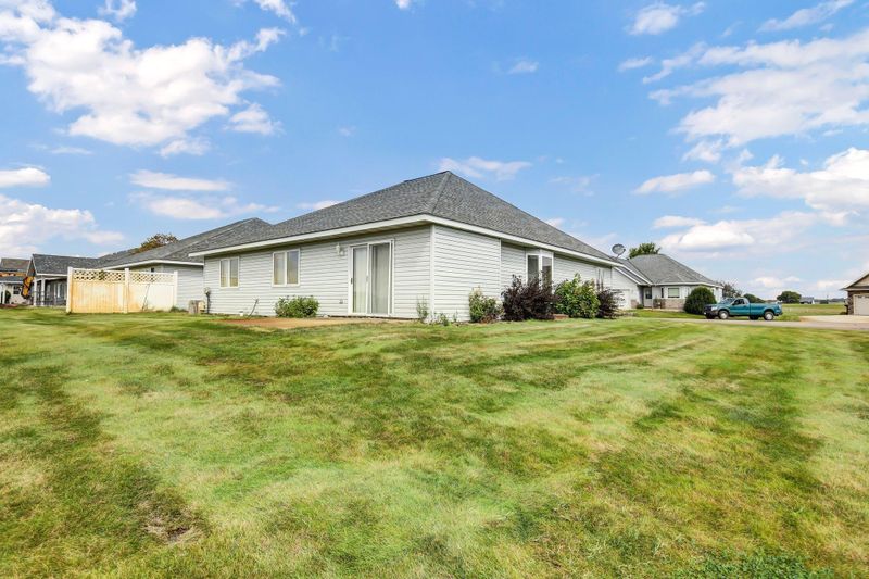 39315 Wild Rose Ct, Sauk Centre, MN 56378
