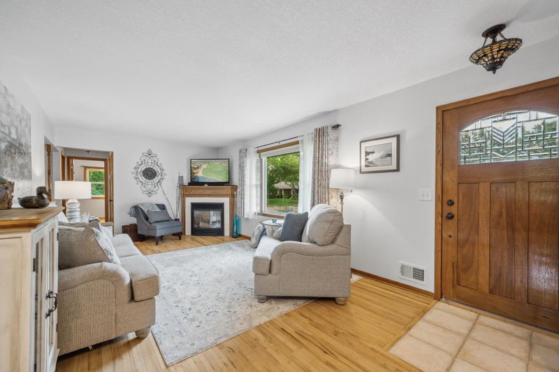 25 W 104th St, Bloomington, MN 55420
