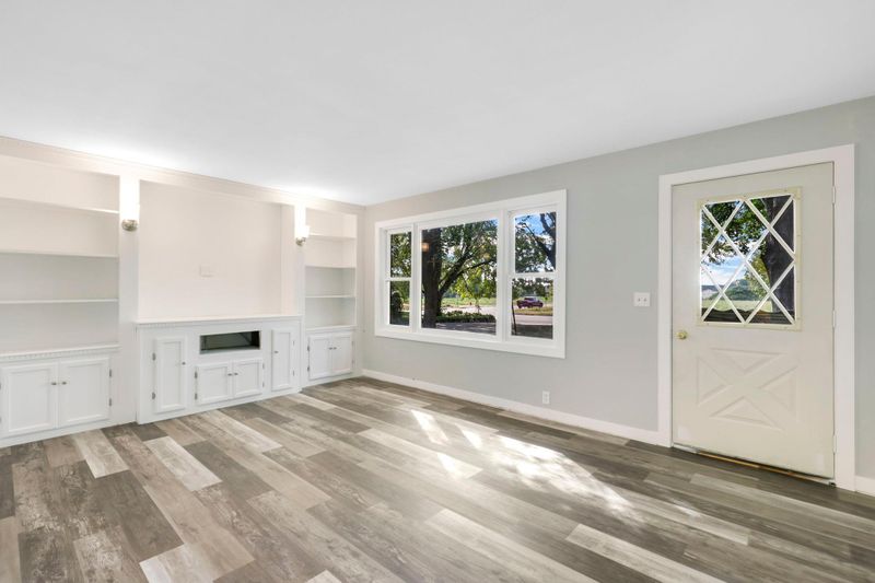 1905 W Traverse Rd, Saint Peter, MN 56082