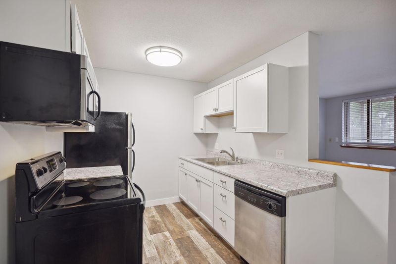 9141 Highway 55 #104, Golden Valley, MN 55427