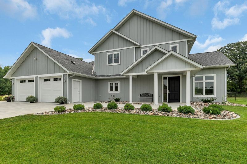 6490 Moonlight Ln, Sartell, MN 56377