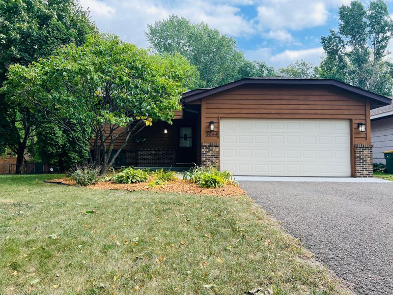 3244 Monterey Ave, Vadnais Heights, MN 55127
