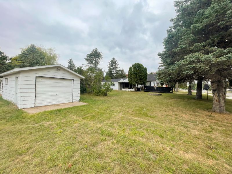 515 11th St NE, Little Falls, MN 56345