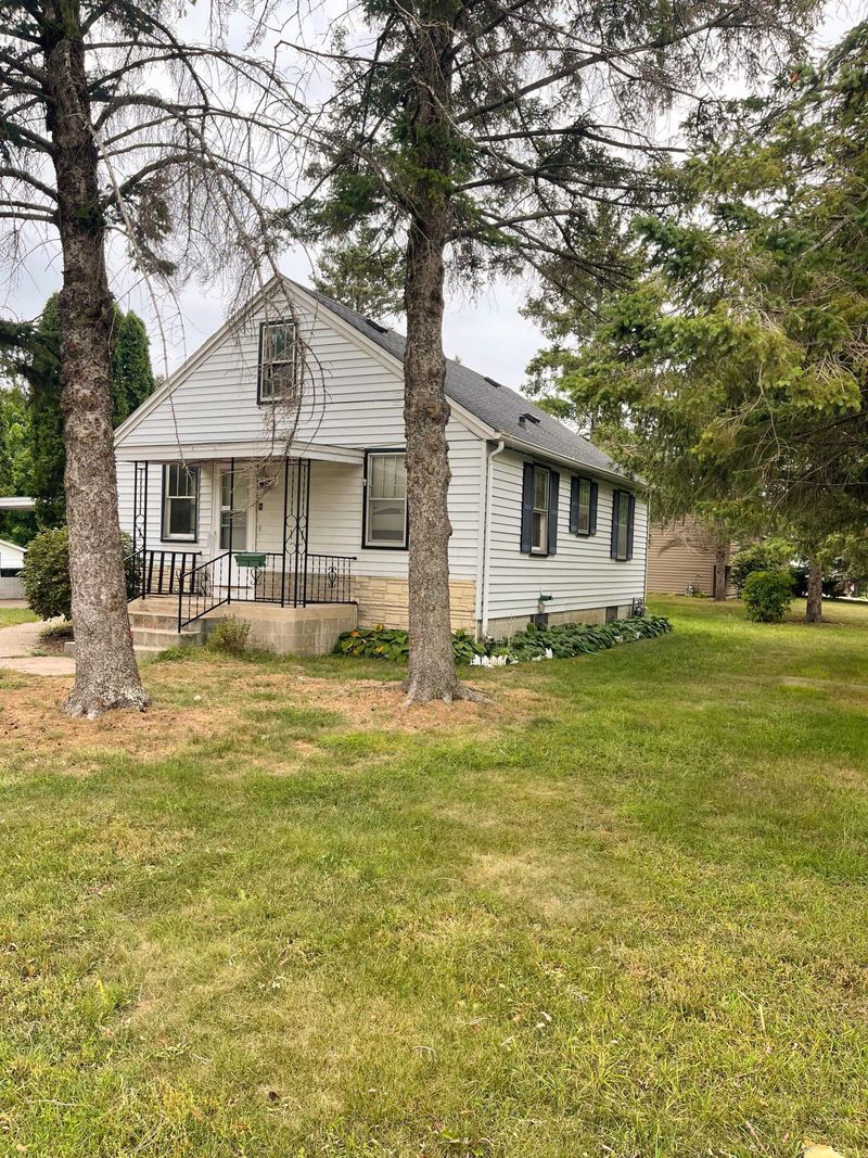 515 11th St NE, Little Falls, MN 56345