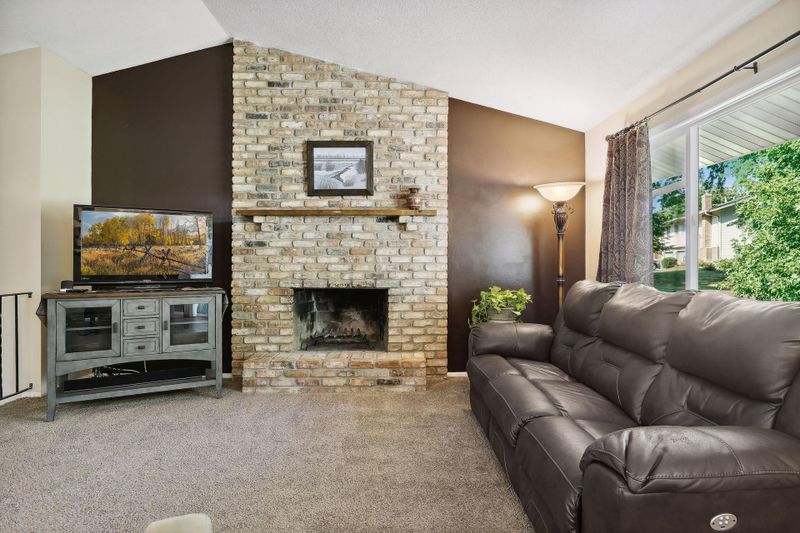 14204 E 143rd Ct, Burnsville, MN 55337