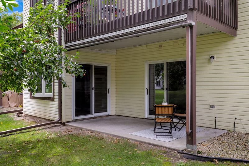 4332 Buckingham Ct #1702, Vadnais Heights, MN 55127