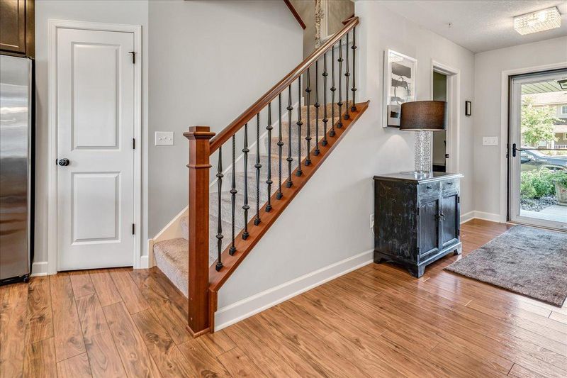 3432 Chestnut Ln, Eagan, MN 55123