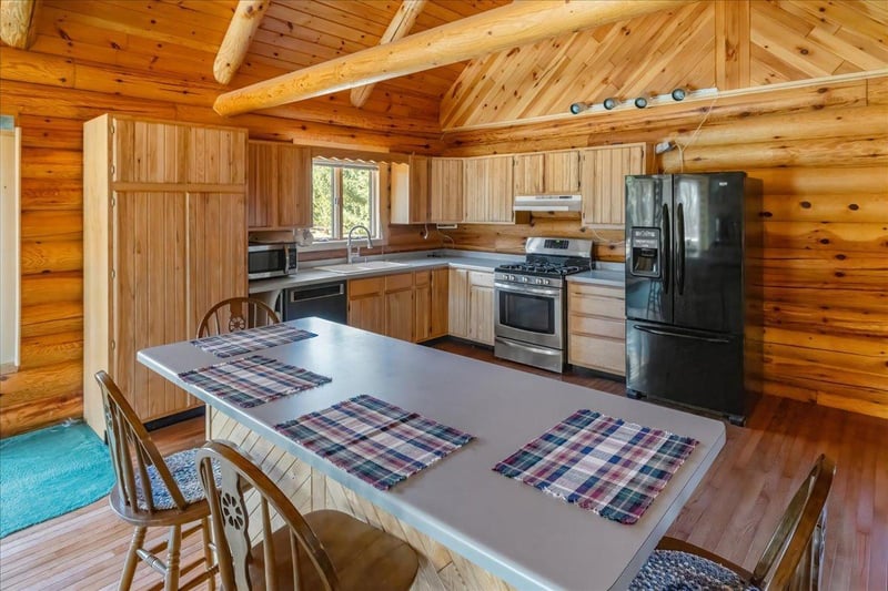 4804 Judd Rd, Gilbert, MN 55741