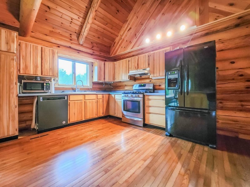 4804 Judd Rd, Gilbert, MN 55741