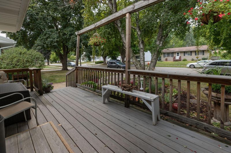 140 37th Ave NW, Rochester, MN 55901