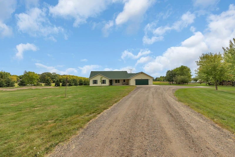 8076 165th Ave, Oak Park, MN 56357