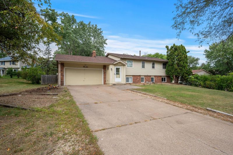 7521 Irish Ave S, Cottage Grove, MN 55016