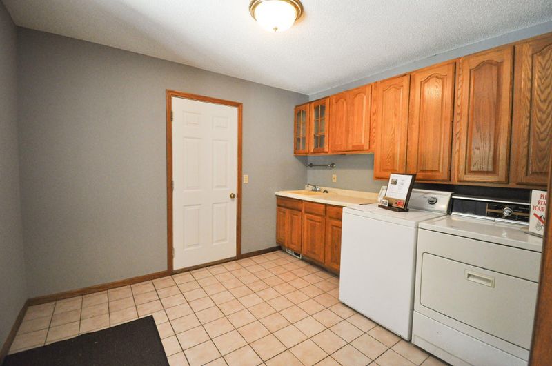 1208 Sugarbush Ln, Waconia, MN 55387