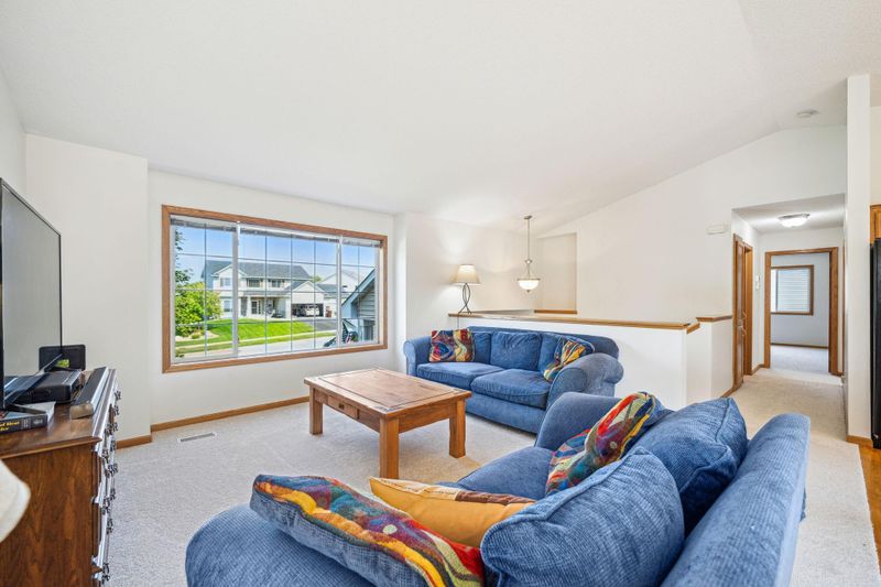 928 Firethorne Trl, Jordan, MN 55352