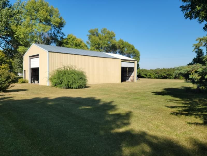 807 4th Ave SE, Wells, MN 56097