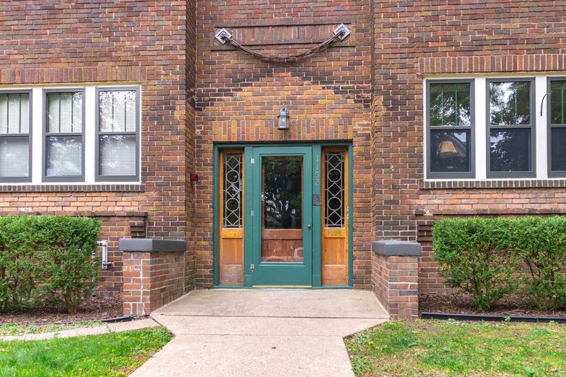 1152 Lincoln Ave #4, Saint Paul, MN 55105