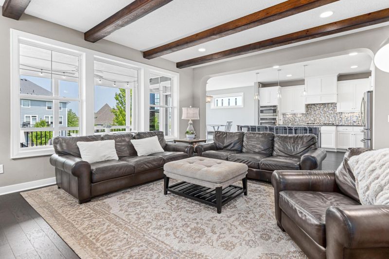 9177 Red Oak Trl, Woodbury, MN 55129
