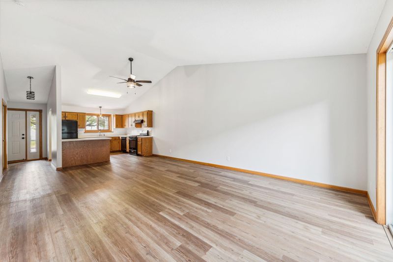 991 County Road D E, Vadnais Heights, MN 55109