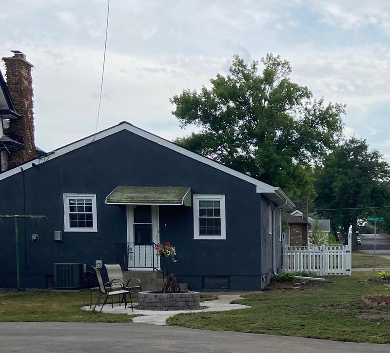 1037 Seminary Ave, Saint Paul, MN 55104