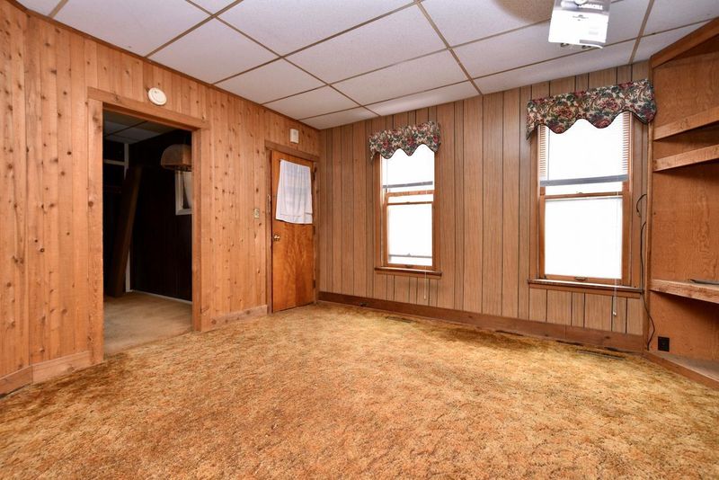 681 W 4th St, Winona, MN 55987