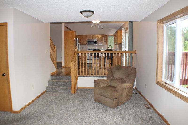 1998 Pine Oak Ln, Isanti, MN 55040