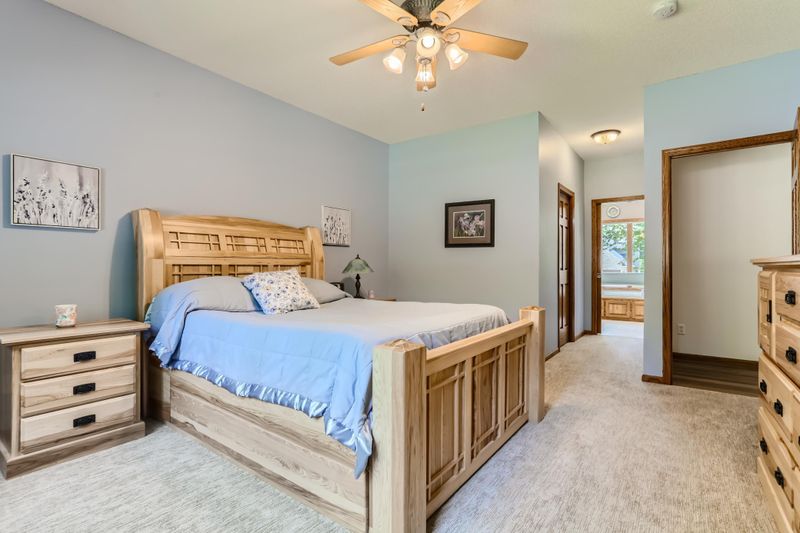 3829 Tessier Trl, Vadnais Heights, MN 55127