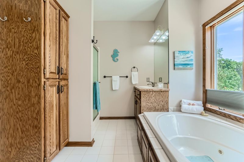 3829 Tessier Trl, Vadnais Heights, MN 55127
