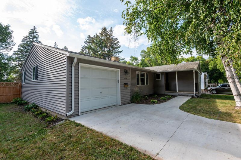 1014 6th St SW, Willmar, MN 56201