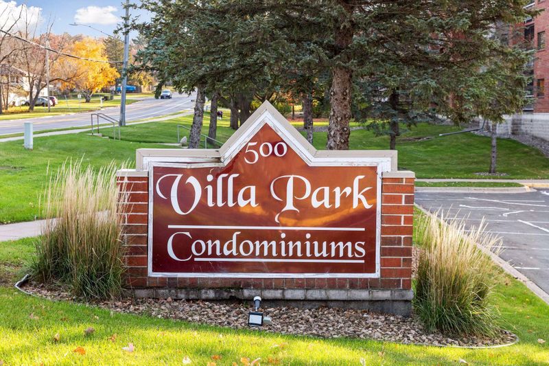 500 County Road B W #322, Roseville, MN 55113