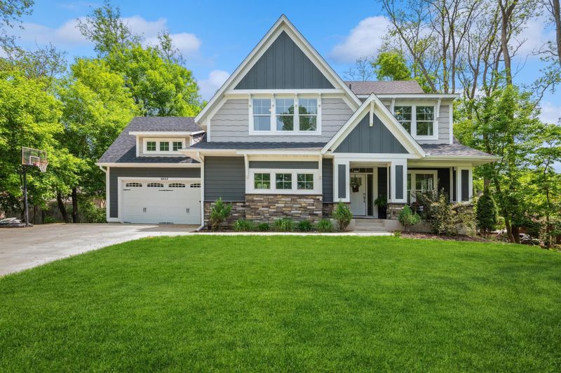 6853 Nez Perce Dr, Chanhassen, MN 55317