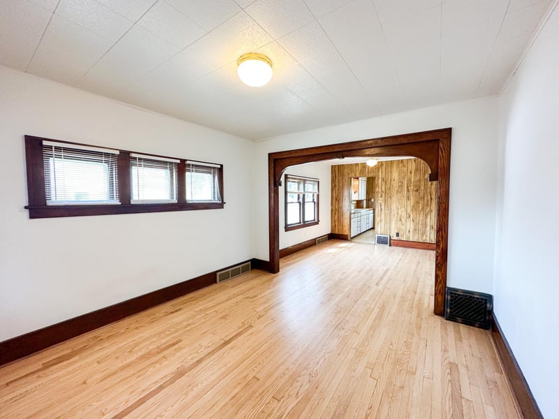 307 4th Ave NW, Arlington, MN 55307