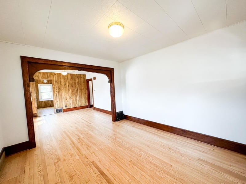 307 4th Ave NW, Arlington, MN 55307