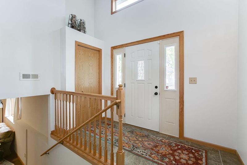 270 Annapolis St E, West Saint Paul, MN 55118