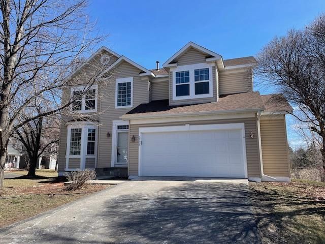 2765 Wagner Dr, Chaska, MN 55318