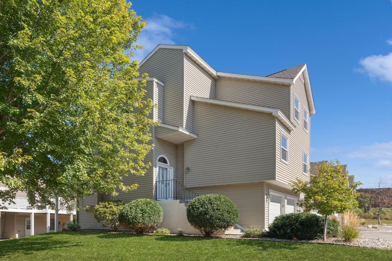 4102 S Meadowlark Rd, Eagan, MN 55122