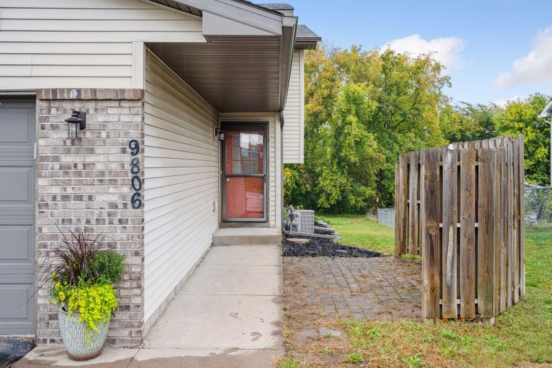 9806 Hart Blvd, Monticello, MN 55362