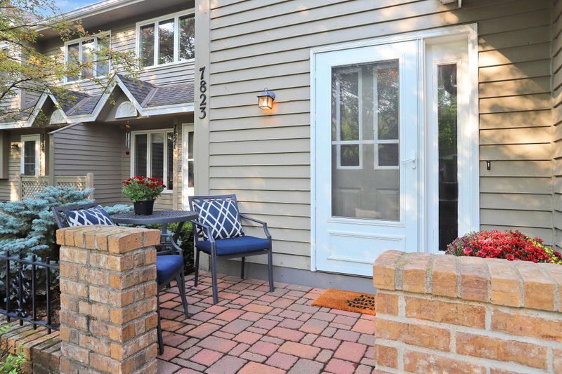 7823 W 110th St, Bloomington, MN 55438
