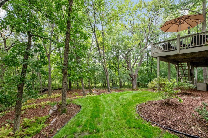 2401 Hunter Dr, Chanhassen, MN 55317