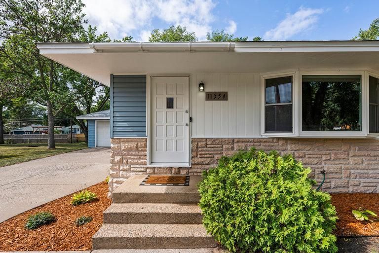 11354 Norway St NW, Coon Rapids, MN 55448