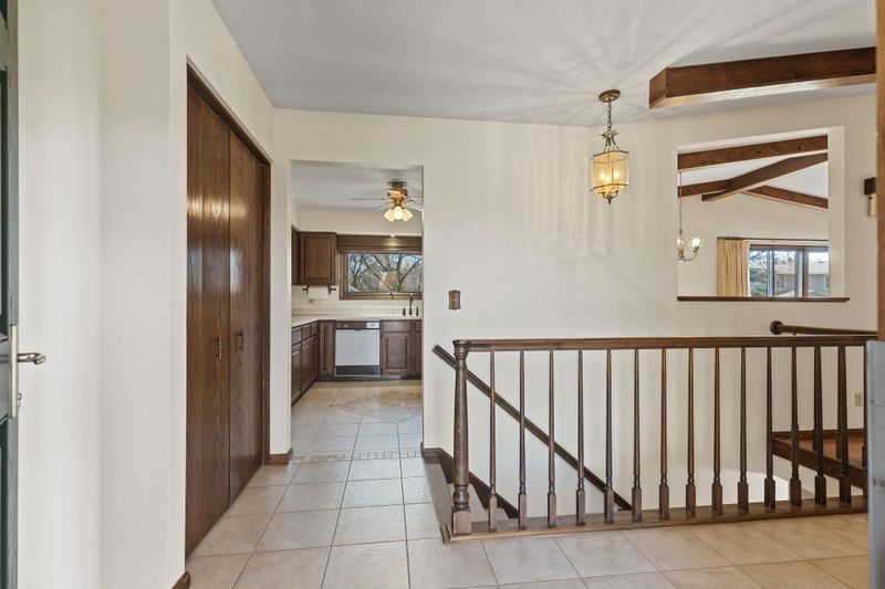 7181 Stratford Rd, Woodbury, MN 55125