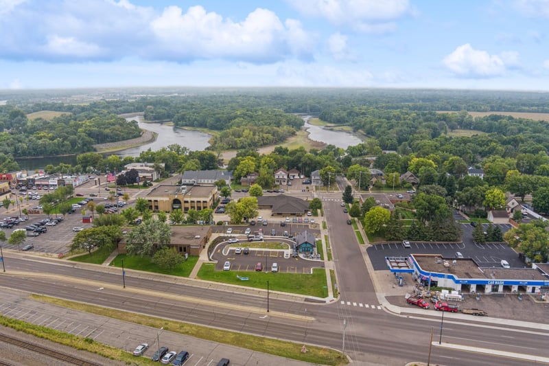 324 Lowell Ave NW, Elk River, MN 55330