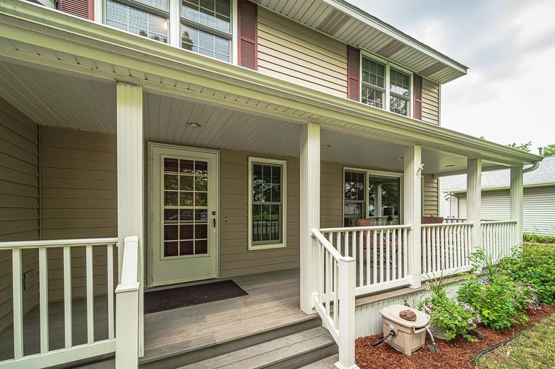 9657 Thomas Ave N, Brooklyn Park, MN 55444