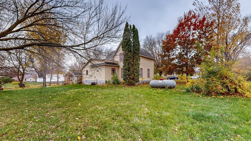 410 N Ross St, Bricelyn, MN 56014