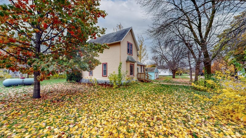 410 N Ross St, Bricelyn, MN 56014