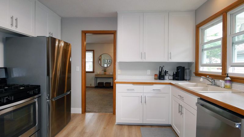 3409 27th Ave N, Robbinsdale, MN 55422