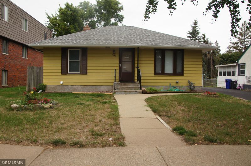 1744 Montana Ave E, Saint Paul, MN 55106
