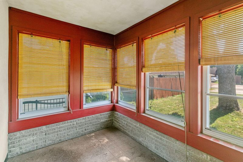 2528 Murray Ave, Saint Anthony, MN 55418