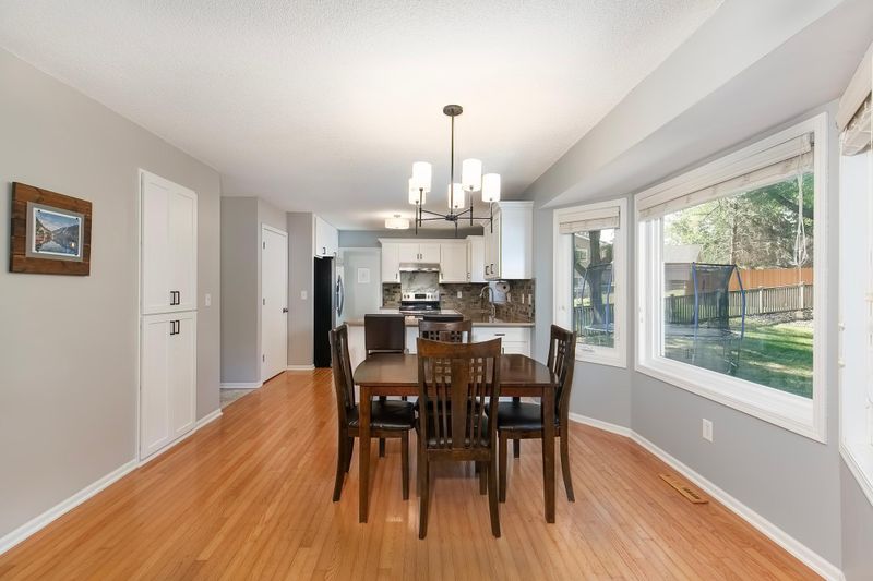 8511 Saratoga Ln, Eden Prairie, MN 55347