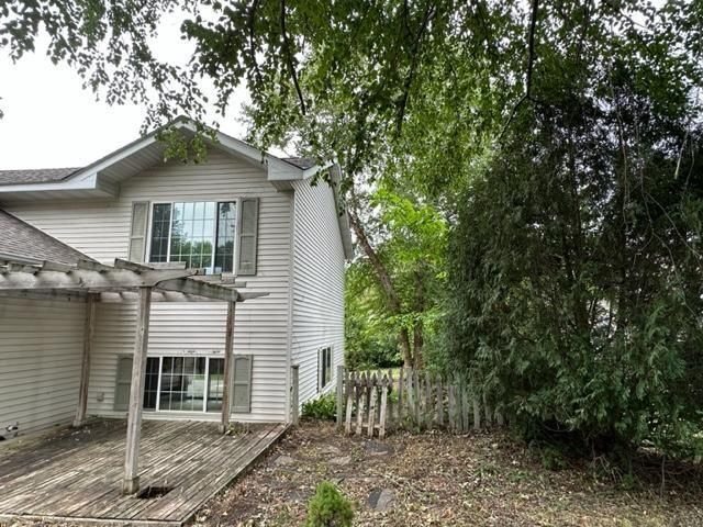 9522 River Forest Dr, Monticello, MN 55362